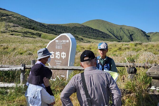 Private guided tour: Mt. Aso volcano, grasslands, Aso Shrine - FAQ
