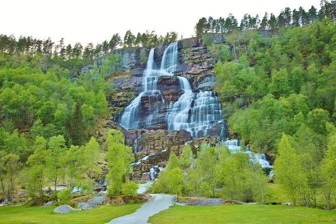 PRIVATE GUIDED TOUR: Norway's Highlights  Viking Special, 11-12 hours  SUMMER - Practical Details and Value