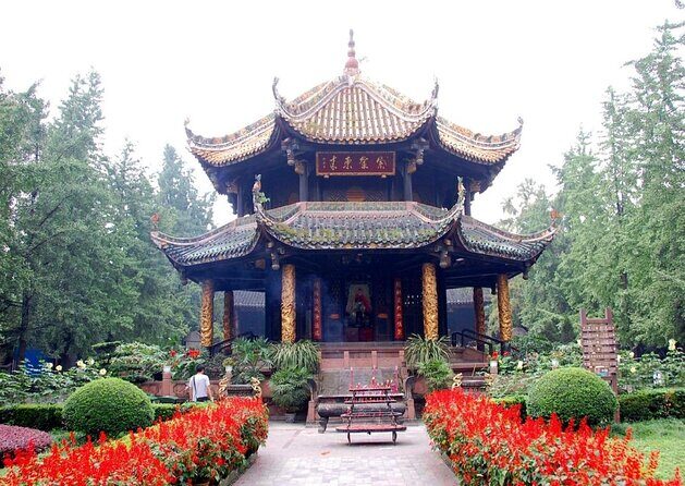 Private Guided Tour of Chengdu with Lunch + Sichuan Opera - Key Points