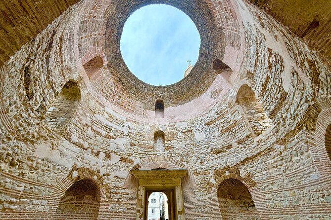 Private guided tour of Docletian's palace Split & Trogir by car - Key Points