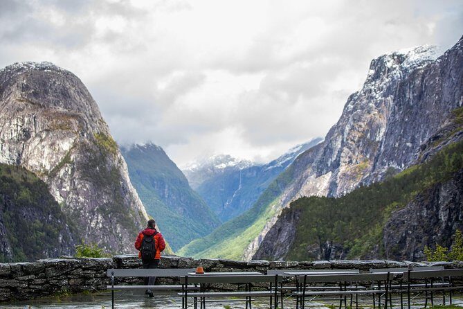 PRIVATE GUIDED TOUR: The Heart of Norway Viking Special, 8-9 hours WINTER - An In-Depth Look at the Experience