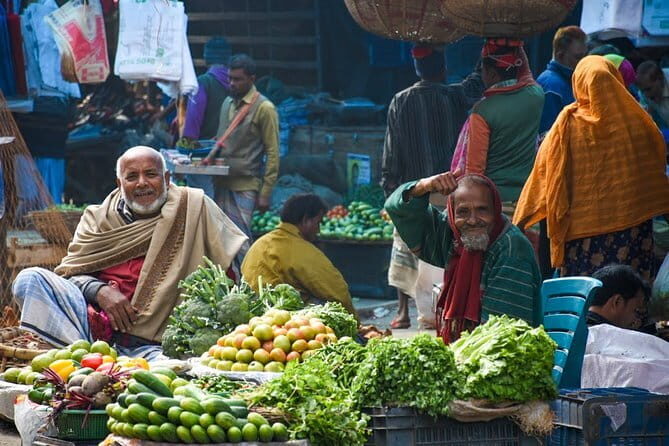 Private Guided Tour to Kawran's Bazar with Pick Up. - Discovering Dhaka’s Kawran Bazar with a Private Guided Tour