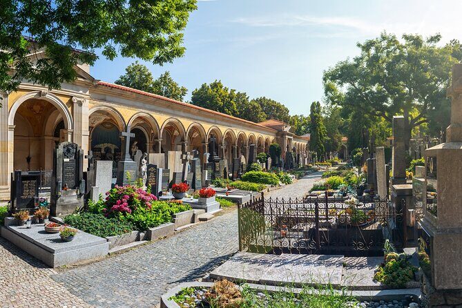 Private Guided Tour to the Historic fortress of Vyehrad - FAQ