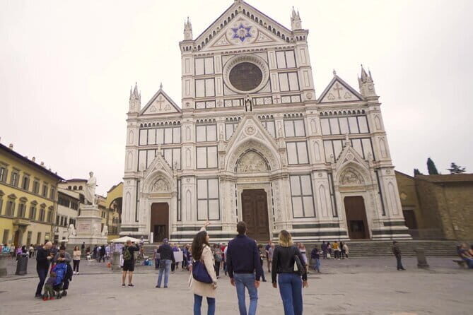 Private Guided Visit Florence's Santa Croce Basilica and Ancient Leather School - The Leather School: Tradition in Action