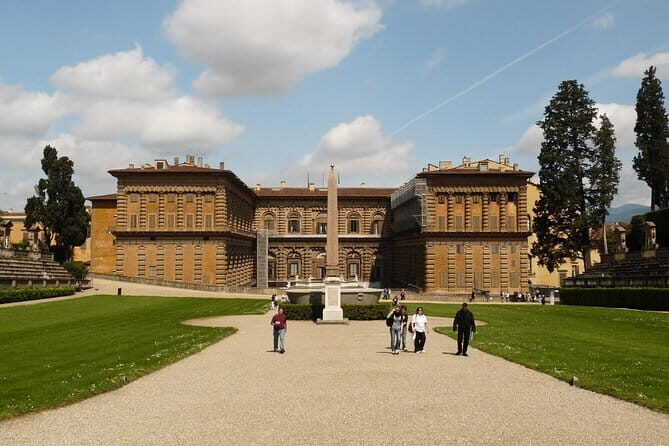 Private Guided Visit of Florence Santa Maria Novella Basilica and its Officina Profumo Farmaceutica - FAQ