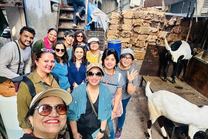 Private Guided Walking Tour in Dharavi Slums - Exploring Dharavi: The Recycling Hub
