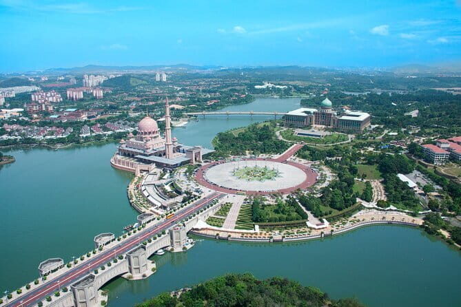 Private Half-Day Putrajaya Tour from Kuala Lumpur - Key Points
