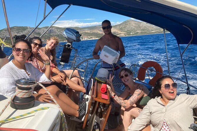 Private - Half Day Sailing from Hvar on a modern sail yacht (up to 8 travellers) - Key Points