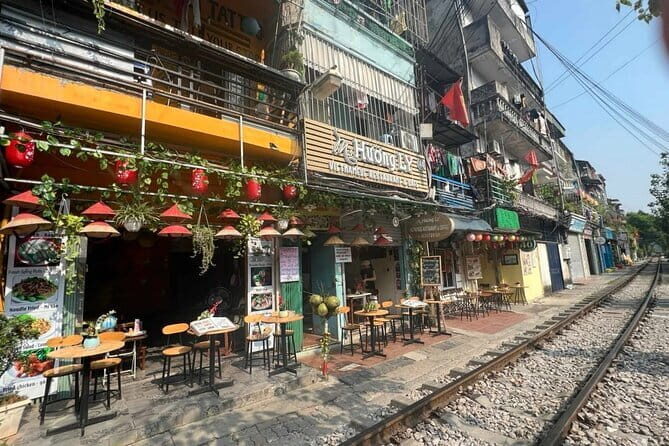 Private: Hanoi Street Food Exploration and Train Street Trip - A Deep Dive into the Hanoi Food & Train Street Tour