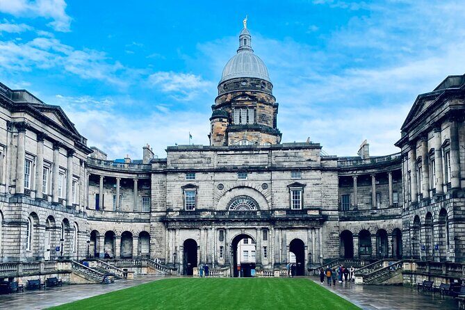 Private Harry Potter Tour - Discover JK Rowling's Edinburgh - Edinburgh Castle: A Majestic Backdrop
