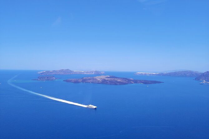 Private Helicopter Tour Santorini 20 minutes - up to 4 passengers - Exploring the Details of the Santorini Helicopter Experience