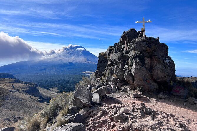 Private Hike next to volcano at 14800 ft. from Mexico city - Key Points