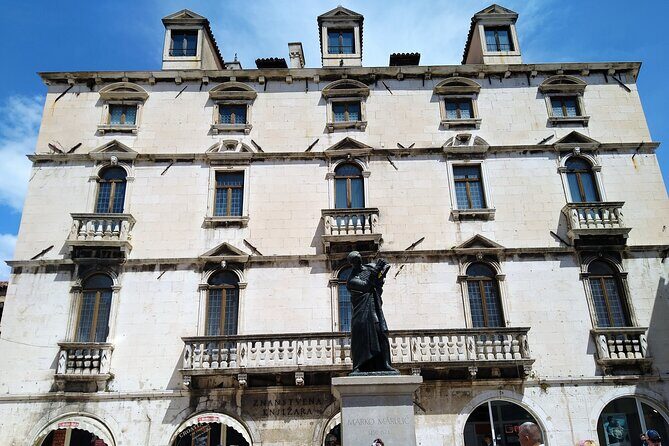 Private History tour - small group - Iconic Religious and Cultural Sites