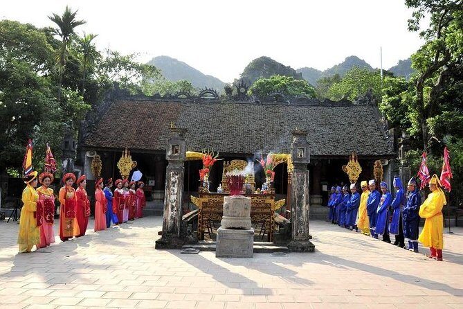 Private Hoa Lu - Tam Coc - Mua Cave with Boat Trip, Temple, Biking, Lunch - FAQ