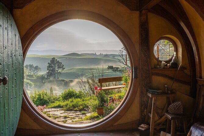 Private Hobbiton Movie Set & Waitomo Caves in a Day from Auckland - Hobbiton Movie Set: A Cinematic Dream