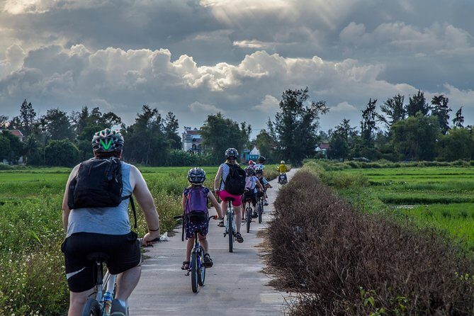 Private Hoi An Evening Food Tastings Tour by Bike - Exploring the Itinerary in Detail