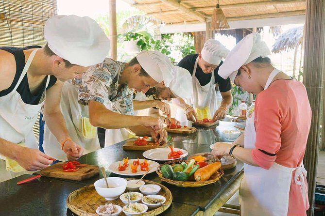 Private HoiAn Ancient Town Night Market Street food tour by Night - FAQ