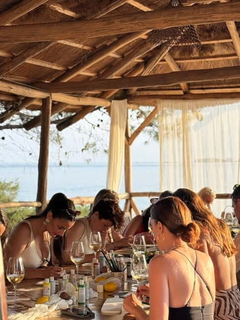 Private Island Escape: A Sunset Painting & Wine Experience - Who Is This Tour Best For?