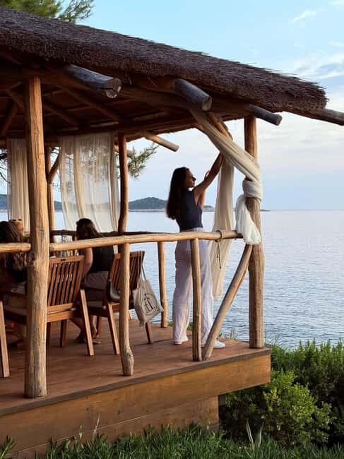 Private Island Escape: A Sunset Painting & Wine Experience - FAQ