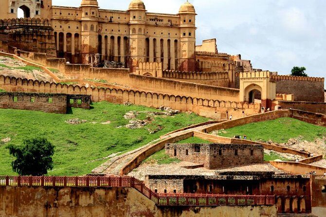Private Jaipur Guided Day Tour from Delhi By Car - Starting in Delhi: The Pickup and Drive