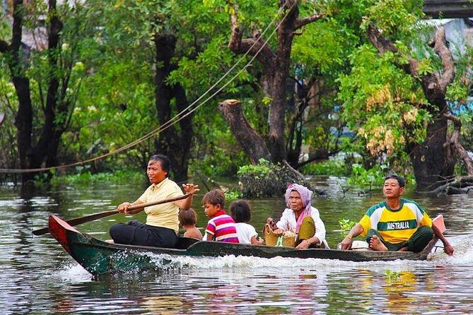 Private Kampong Phluk Village boat trip - Discovering Kampong Phluk: A Riverside Community Like No Other
