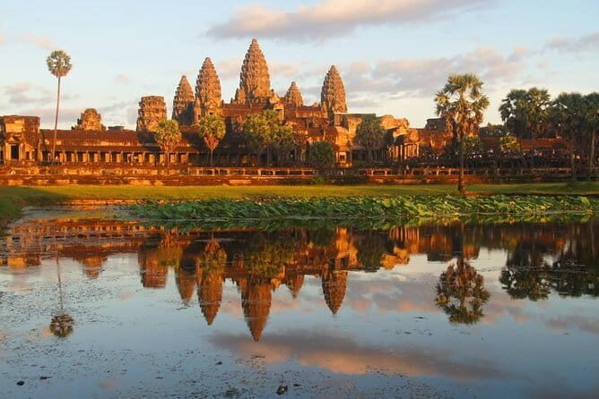 Private Kbal Spean Trekking Tour with Banteay Srei - FAQs
