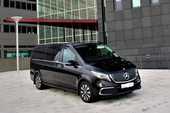 Private Keflavík Airport Round Trip Transfer - Private Keflavík Airport Round Trip Transfer: A Stress-Free Start and End to Your Iceland Adventure