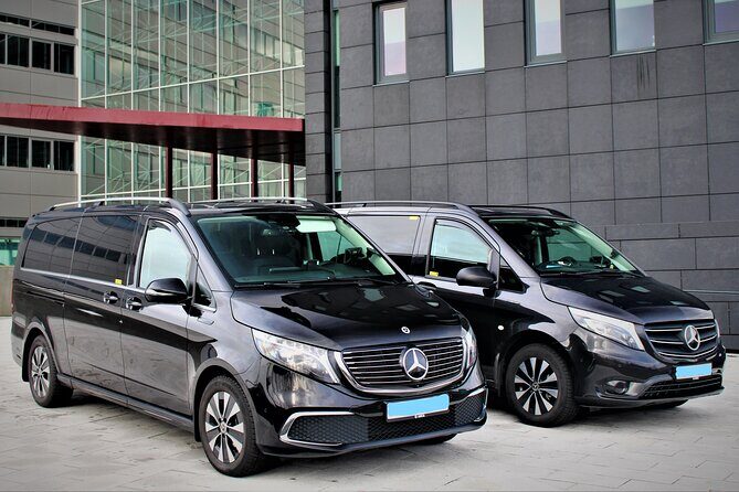 Private Keflavík Airport Round Trip Transfer - Key Points