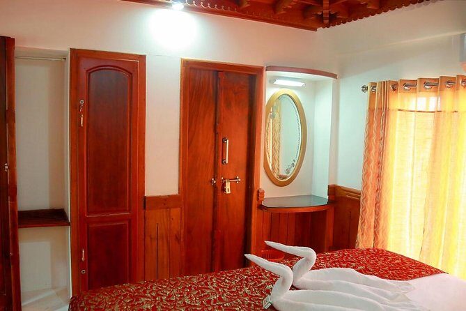Private Kerala Backwaters Houseboat Cruise with Lunch from Kochi - Who is This Tour Best For?