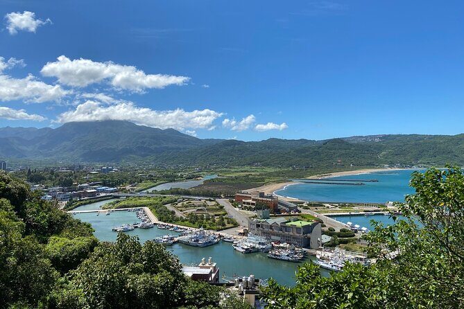 Private Laomei Green Reef Day Tour from Taipei - FAQs