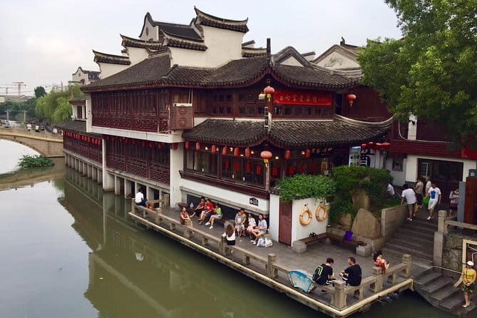 Private Layover Tour: Shanghai Zoo with Panda, Oriental Pearl Tower & the Bund. - Key Points