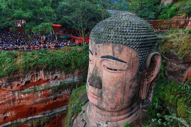 Private Leshan Giant Buddha and Huanglongxi Ancient Town Day Tour - An In-Depth Look at the Tour Experience