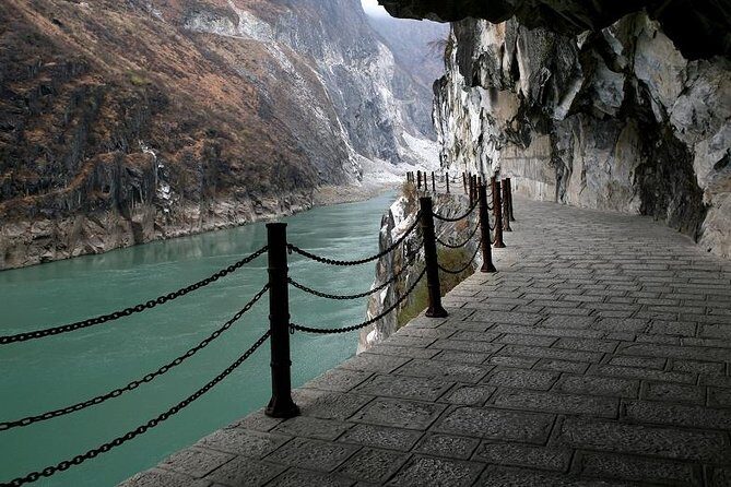 Private Lijiang Day Trip to Upper Tiger Leaping Gorge and Black Dragon Pool - Experience the Best of Lijiang in One Day: A Detailed Review of the Private Tour to Tiger Leaping Gorge and Black Dragon Pool