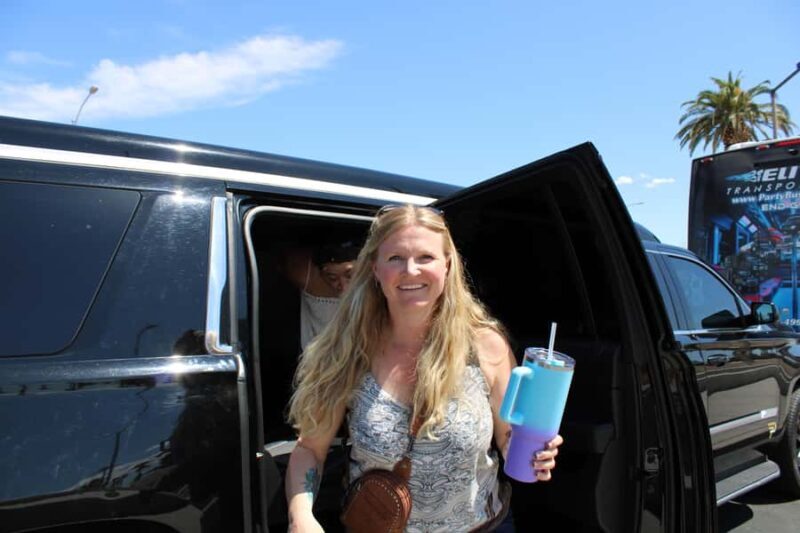 Private Limo 2.5hr Tour of Vegas with Champagne - Key Points
