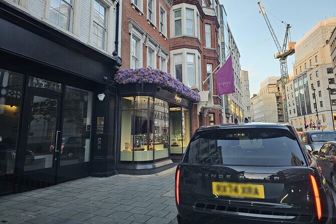 Private limo transfers Gatwick Airport to/from any London hotel - The Sum Up