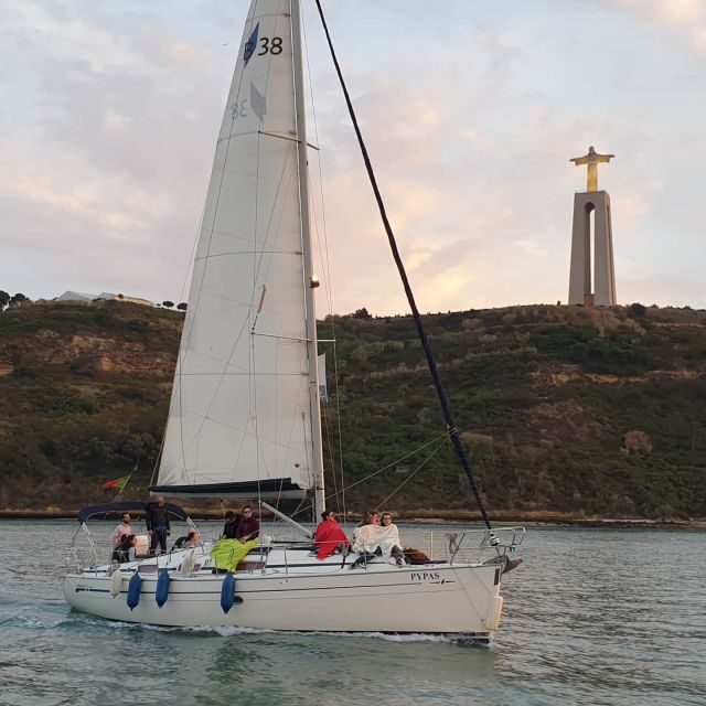 Private Lisbon Sightseeing Sailing Boat Tour with Locals - Key Points