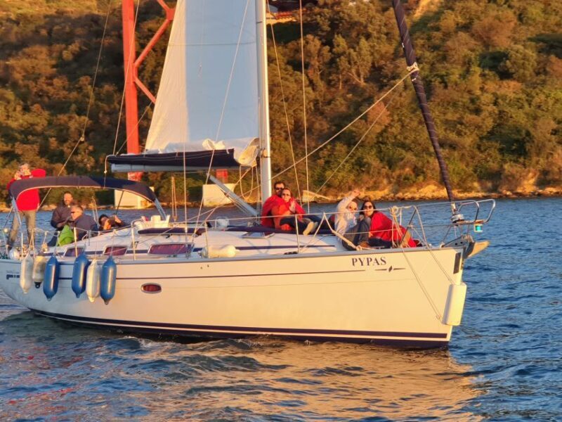 Private Lisbon Sightseeing Sailing Boat Tour with Locals - The Itinerary: What to Expect on Your Lisbon Sailing Adventure
