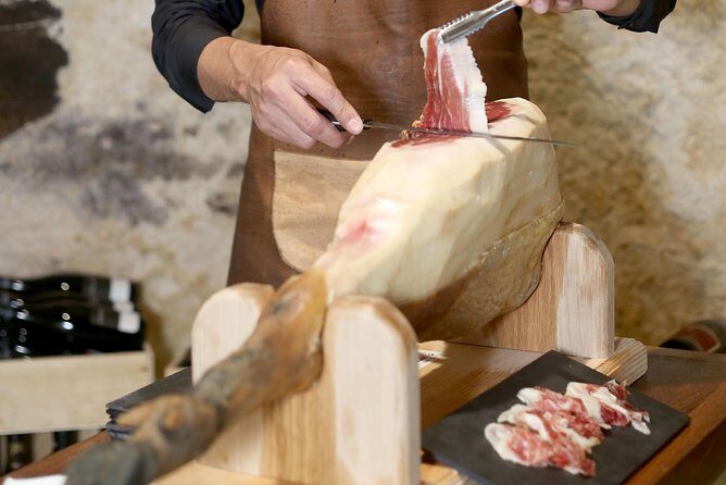 Private Lisbon Walking Tour with Premium Port Wine and Tapas Tasting - Discovering Lisbon’s Charms: The Itinerary in Detail