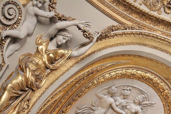 Private Louvre Museum Tour for Kids & Families with Alberto or his team in Paris - Key Points
