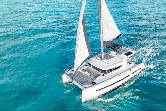 Private Luxury Catamaran Cancun to Isla Mujeres | For up to 30 pp - Key Points
