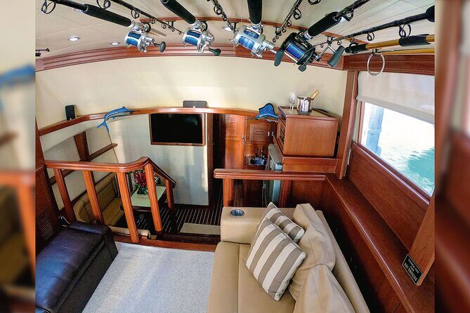 Private Luxury Fishing for 8 Hours in Cancun - Key Points