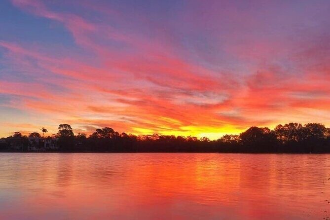 Private, luxury Gold Coast Gondola cruise with cheese & wine - Who Should Consider This Tour?