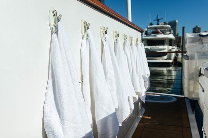 Private Luxury Hot Tub Boat Around NYC and Statue Up to 20 ppl - Authentic Feedback & Experience Highlights