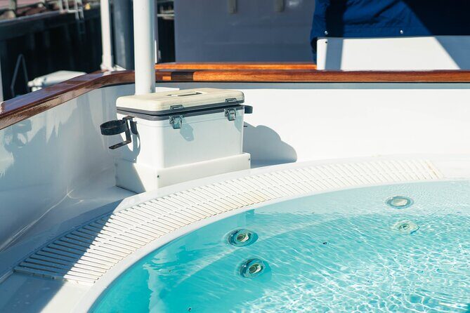 Private Luxury Hot Tub Boat Around NYC and Statue Up to 20 ppl - FAQ