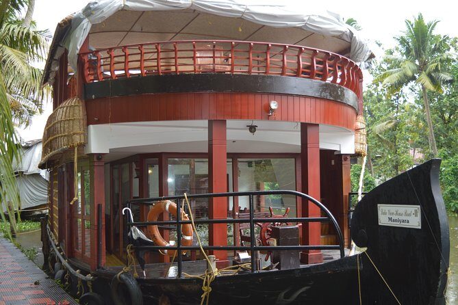 Private luxury Houseboat trip at Alleppy Backwaters. - Private luxury Houseboat trip at Alleppy Backwaters: A Detailed Review