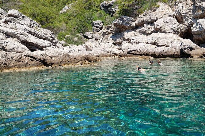 Private luxury speedboat tour-Islands, caves, beaches, snorkeling - FAQ