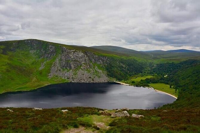 Private Luxury Tour of Wicklow, Glendalough & Powerscourt Gardens - Transportation and Amenities