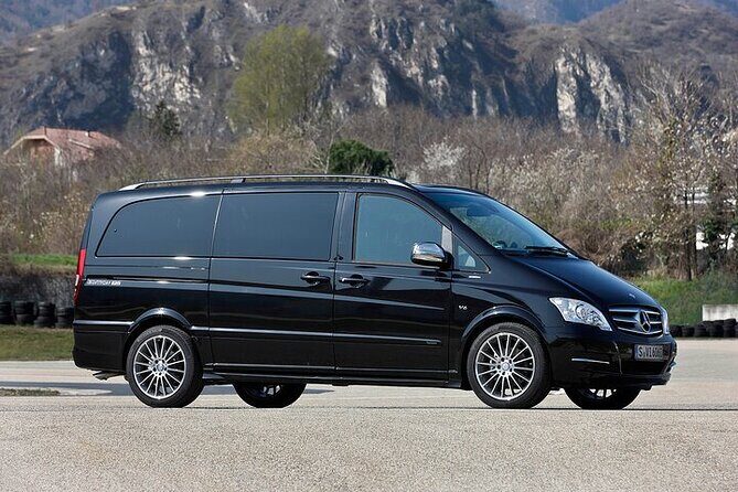 Private Luxury Transfer from Piraeus Port to Athens Airport - FAQ