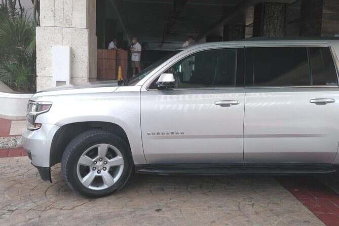 Private luxury transportation from CUN Airport to Puerto Morelos - Duration & Efficiency