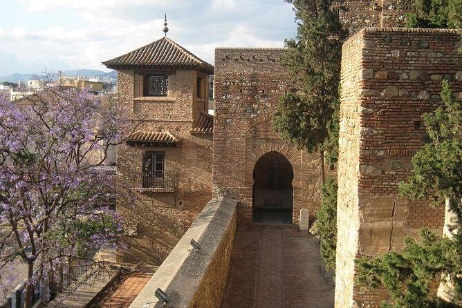 Private Malaga: Alcazaba, Museum, Market, Cathedral & Picasso - FAQ